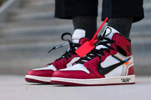 aj1 low大學紅發售價格多少 aj1和af1哪個穿著舒適