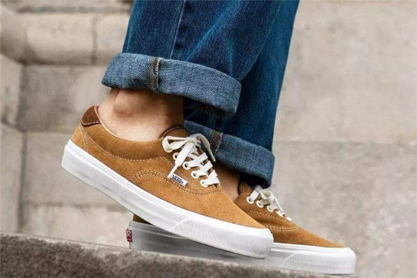 vans紅標與黑標的區別 vans紅標貴還是黑標貴