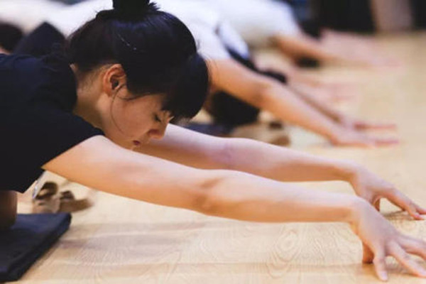 經期做劇烈運動會怎樣 經期怎么做運動好