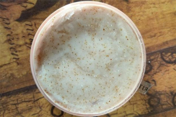 愛(ài)茉莉去黑頭磨砂膏怎么樣 愛(ài)茉莉去黑頭磨砂膏好用嗎