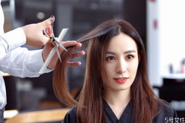 染發先染黑發還是黃發 上黑下黃的頭發先染哪
