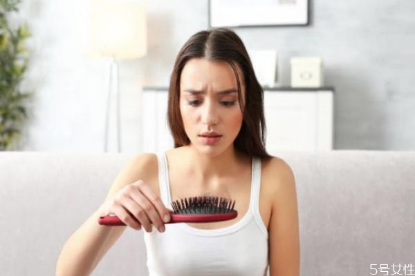 涂抹洗發水應從頭頂開始嗎 正確使用洗發水方法