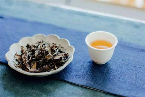 老白茶對(duì)胃好不好 老白茶對(duì)胃有刺激嗎