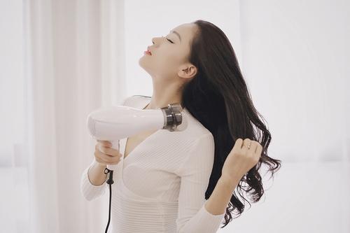 沒有電吹風頭發(fā)怎么干得快 頭發(fā)干到什么樣可以睡覺