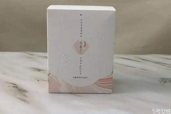 花西子卸妝濕巾和完美日記卸妝巾哪個好 兩者各有優勢