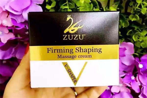 zuzu瘦臉?biāo)褂梅椒?zuzu瘦臉?biāo)猛暌磫?>
<strong>zuzu瘦臉?biāo)褂梅椒?zuzu瘦臉?biāo)猛暌磫?/strong>
</a>
<p>有用過瘦臉?biāo)呐笥褌儜?yīng)該都聽過zuzu瘦臉?biāo)且豢铒L(fēng)靡全國(guó)的瘦臉?biāo)?，這款瘦臉?biāo)某煞直容^安全，下面一起來(lái)了解下它的正確使用方法吧。</p>
</li>
<li>
<a href=
