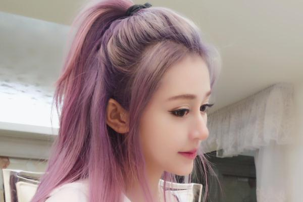 薰衣草紫發色適合什么膚色 薰衣草紫發色顯黑嗎
