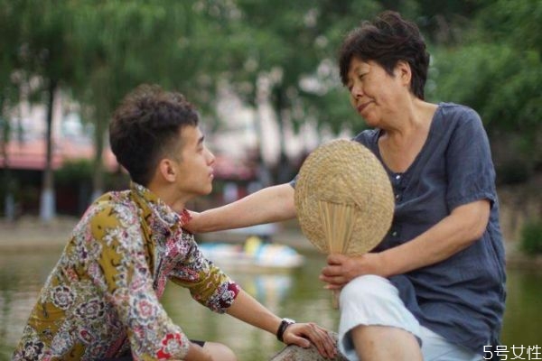 第一次去女友家要怎么表現 怎么贏的女友父母喜愛