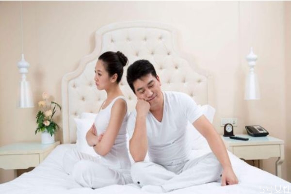 孕期怎么發現老公是否出軌 老公孕期出軌表現