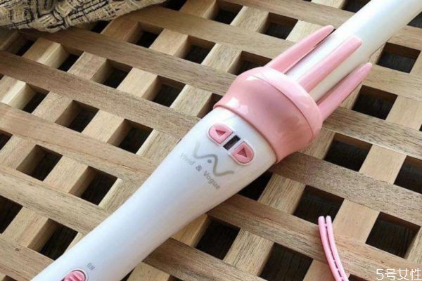 卷發棒傷頭發是什么原因 經常用卷發棒傷頭發嗎