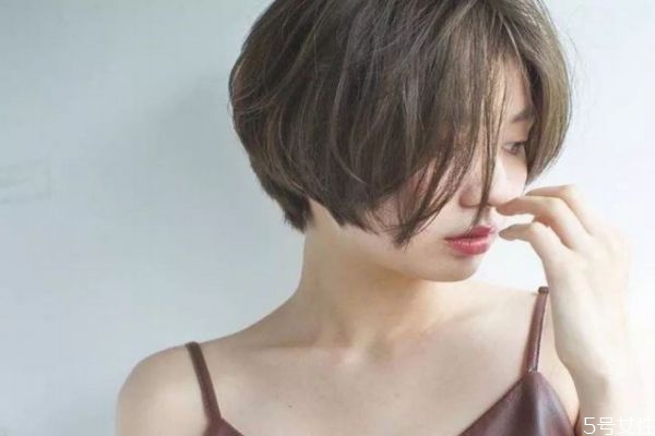 頭發蓬松剪短發會炸嗎 短發怎么扎好看