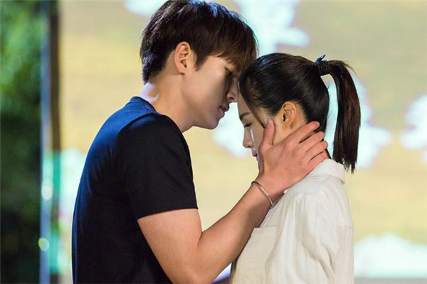 女人動心和動情的區別 怎么看女人是否對你動情