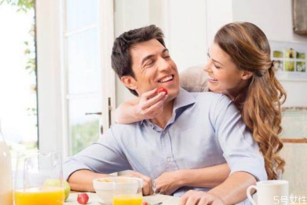 結婚后夫妻如何經營婚姻 結婚后夫妻經營婚姻的方法