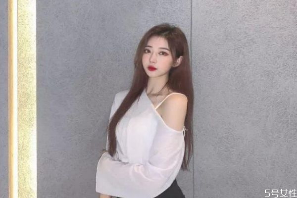 發量多的女生適合什么發型 頭發多的女生適合發型
