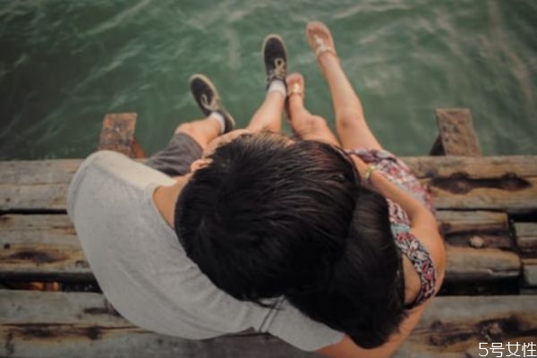 戀愛中如何給對方臺階下 冷戰時怎么給對方臺階下