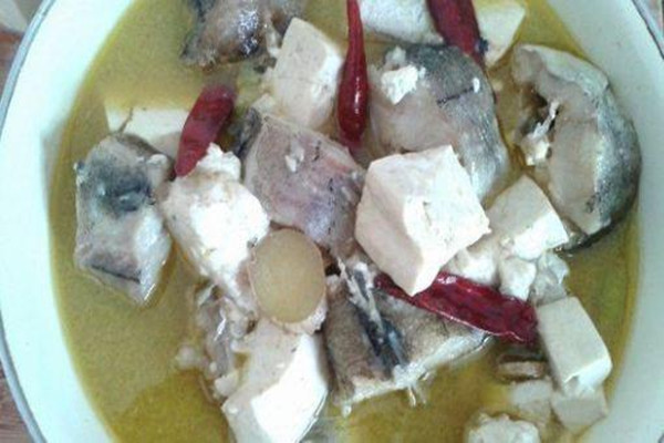 鱈魚(yú)燉豆腐怎么做 鱈魚(yú)燉豆腐的做法