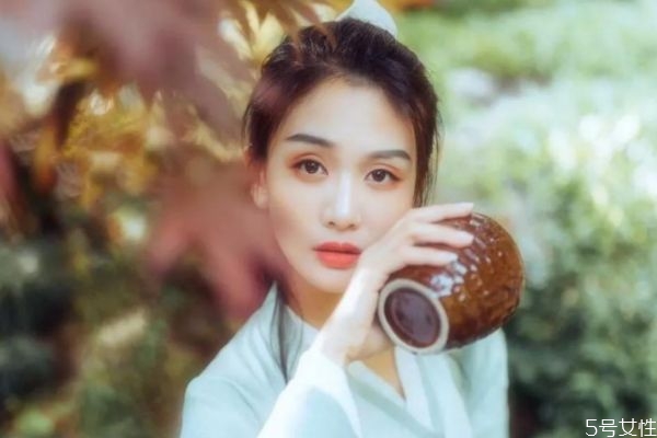 戀愛中女生精神出軌的表現 如何分辨女友是不是精神出軌