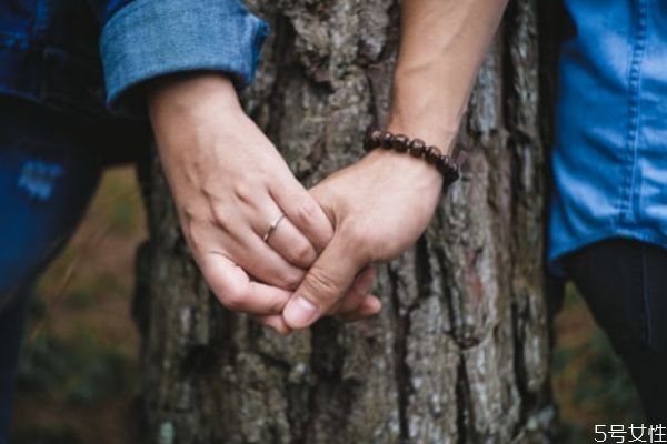 女人變心了在微信上怎么表現 女人變心了要和我做朋友