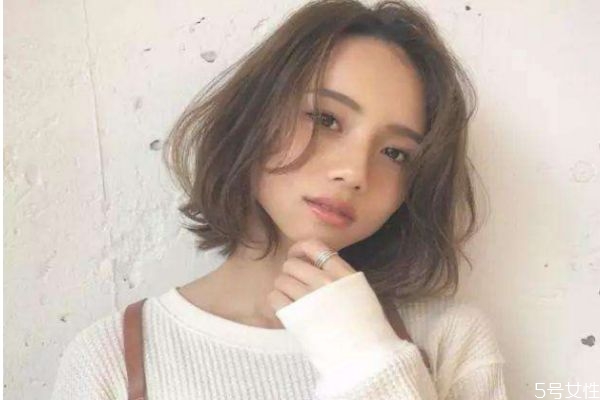 2020方臉女生適合什么發型 2020時候方臉女生的發型