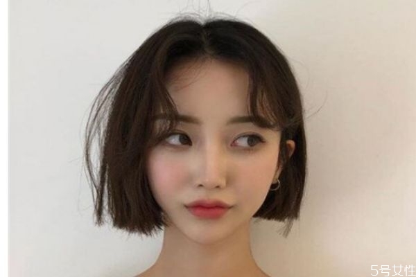 適合夏季的女生發型有什么 哪些女生發型適合夏季