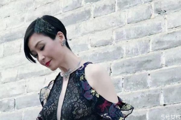 適合夏季的女生發型有什么 哪些女生發型適合夏季