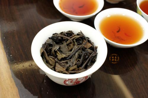 六堡茶和普洱茶味道的區別 六堡茶的價格由什么決定