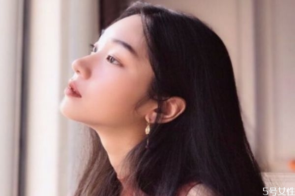 燙完頭發幾天可以做護理 燙過頭發用什么護理