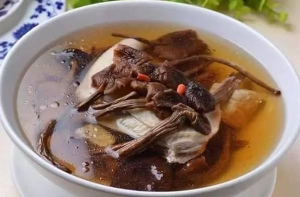茶樹菇燉雞湯的做法 茶樹菇燉雞湯的營養價值