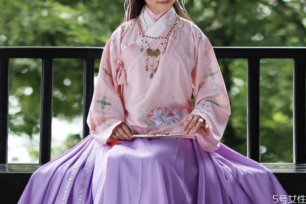 唐裝和漢服的區別 唐裝和漢服的不同