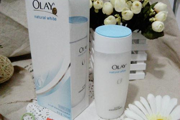 olay深層保濕美白營養水值得買嗎 olay深層保濕美白營養水成分