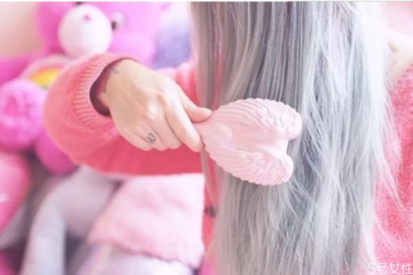 劉海分開合不上怎么辦 如何取消頭發中分的縫
