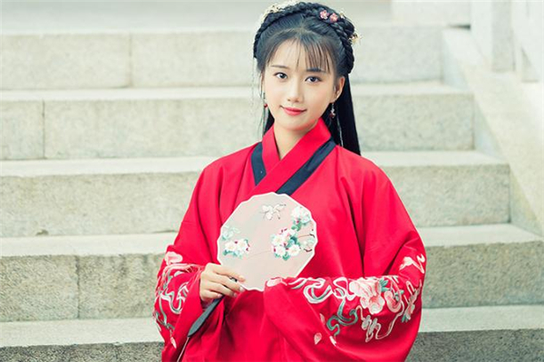 穿漢服怎么扎頭發 穿漢服不能披頭發嗎