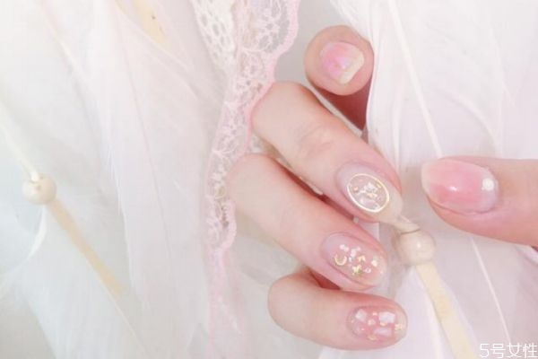 美甲時間久了為什么會發黃 美甲發黃是怎么回事