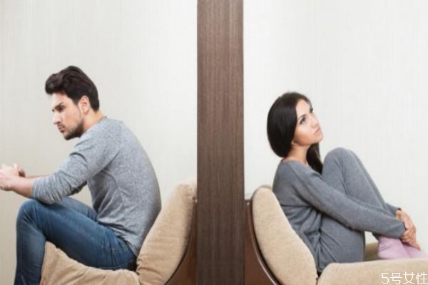 男人道歉說明在乎嗎 這4種表現說明他已經愛你到骨子了