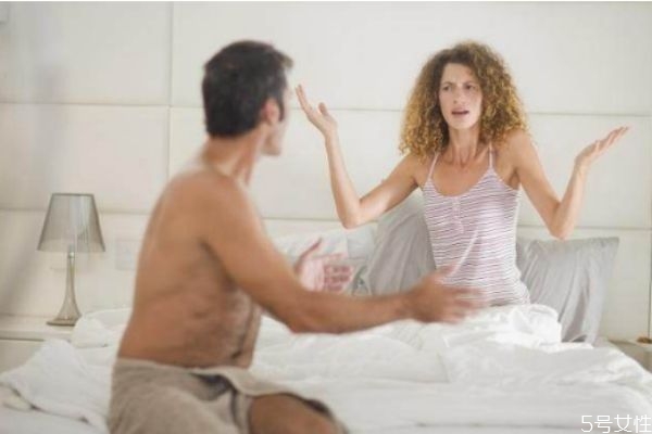 吵架沉默的男人愛你嗎 吵架更能看清一個(gè)男人