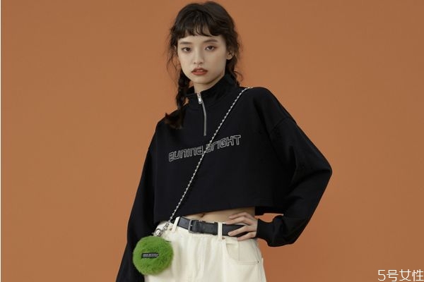 黑色衣服掉浮毛身上都是怎么辦 黑色衣服發白怎么恢復
