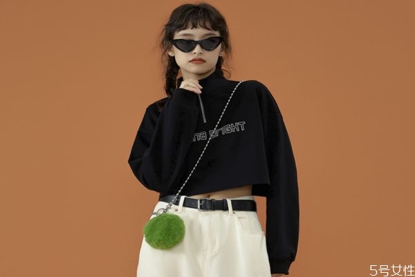 黑色衣服掉浮毛身上都是怎么辦 黑色衣服發白怎么恢復