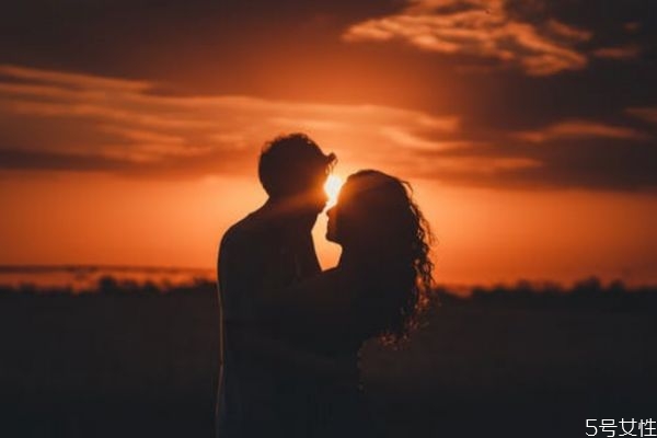 什么導致夫妻生活不和諧 背叛的婚姻繼續太難了