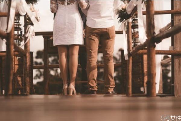 已婚男人聯系初戀什么心理 男人對初戀是什么心理