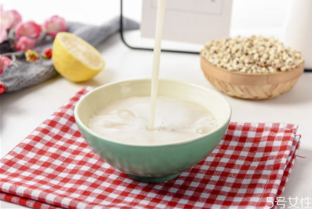 小孩喝豆漿要加糖嗎 小孩喝豆漿的好處和壞處