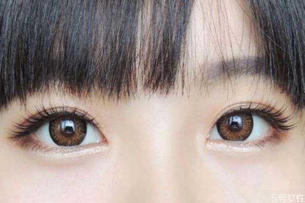 假睫毛會導致眼皮松嗎 假睫毛貼久了眼皮會松嗎