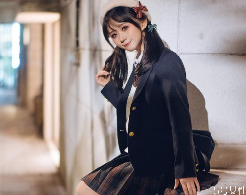 jk炸褶和不炸褶的區別 jk制服如何避免炸褶問題