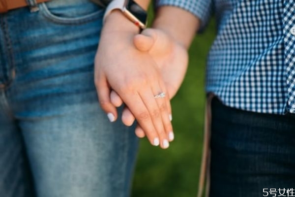 怎么讓老公和小三鬧矛盾 聰明的女人結束婚外情