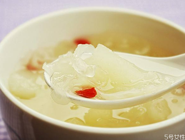 銀耳熬多久膠質(zhì)會出來 銀耳不出膠怎么補(bǔ)救