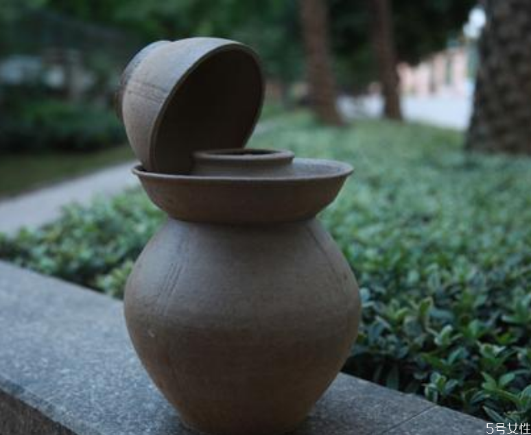 泡菜壇子哪種最好 泡菜壇子無釉有釉區別
