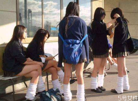 日本女生走路為什么內八 日本內八的原因是什么