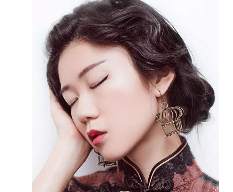 穿旗袍配什么耳環好看 穿旗袍耳飾搭配技巧
