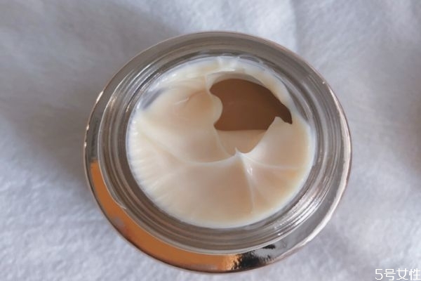 蘭蔻菁純國內國外的有區別嗎 蘭蔻菁純眼霜值得買嗎