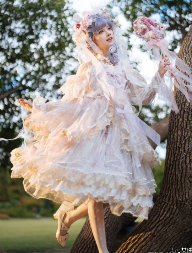 花嫁lolita可以當婚紗嗎 花嫁和婚紗有區別嗎