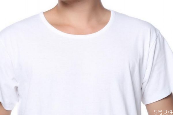隔年衣服發黃會洗掉嗎 衣服放一年發黃了怎么洗